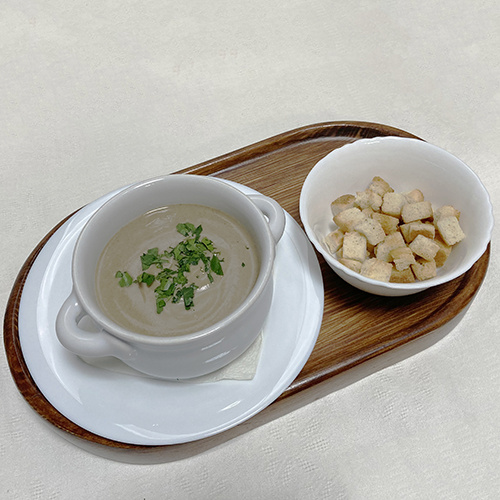 Крем-суп грибной  с сухариками - фото