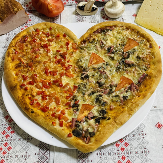 Пицца валентинка 355 г. - фото